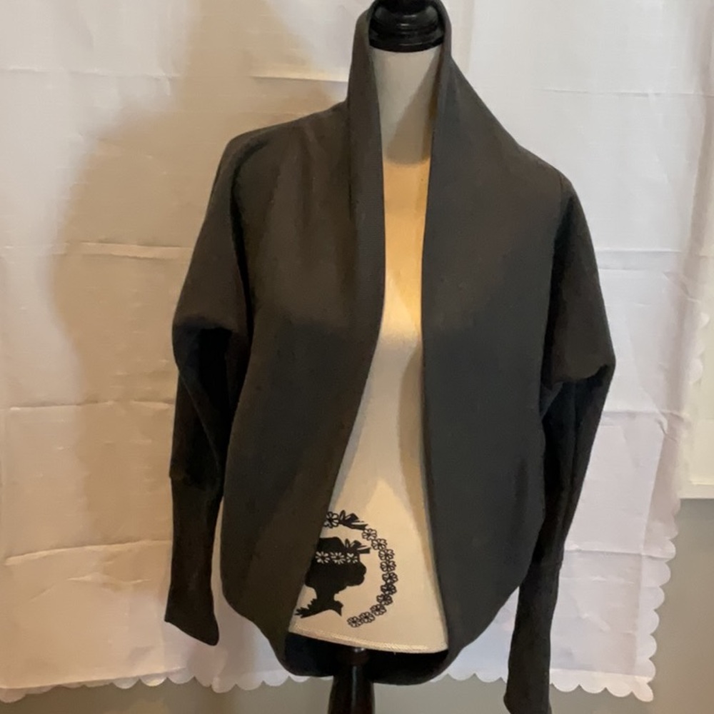 Elegant Gray Women's Sweater Shrug